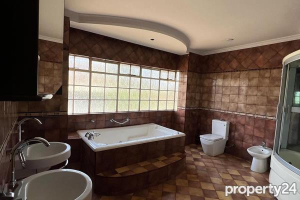 5 Bedroom House for Sale in Runda