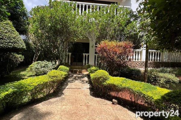 10 Bedroom House for Sale in Runda