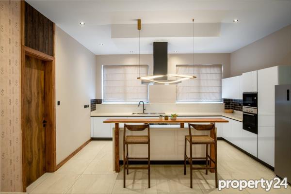 4 Bedroom Apartment / Flat