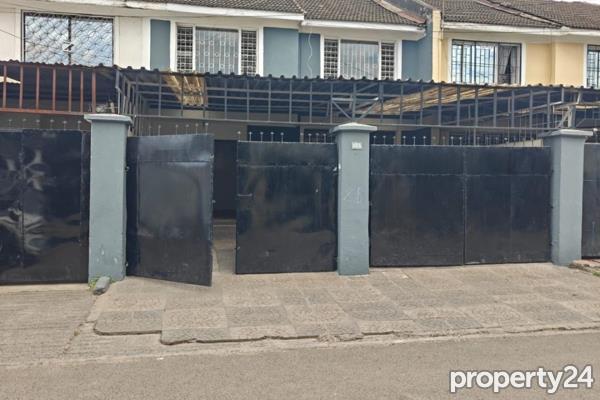 4 Bedroom House for Sale in South C