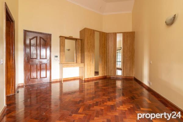 5 Bedroom House for Sale in Runda