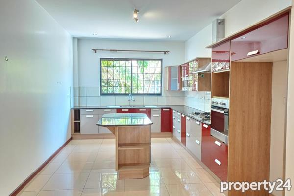 3 Bedroom Apartment / Flat