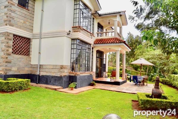 4 Bedroom House for Sale in Rosslyn