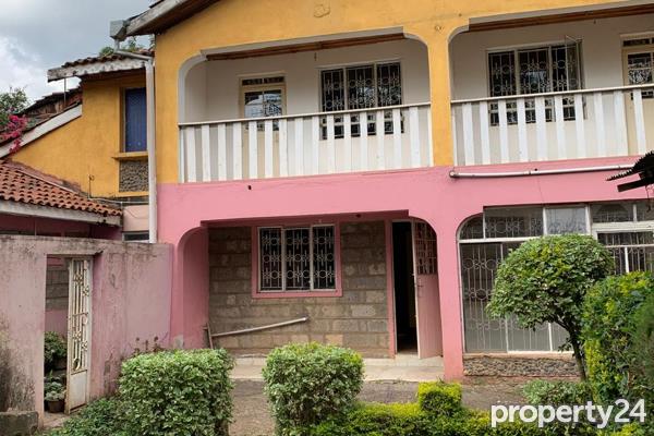 7 Bedroom House for Sale in Karen