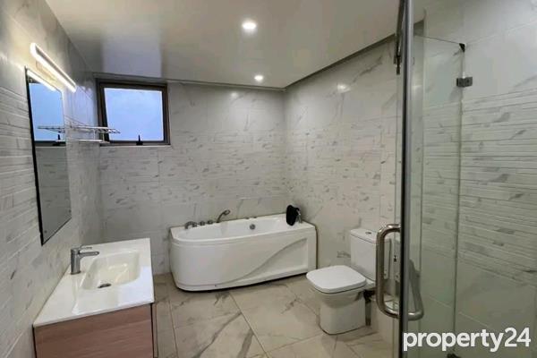 3 Bedroom Apartment / Flat