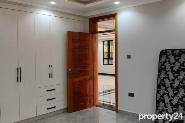 5 Bedroom House for Sale in Runda