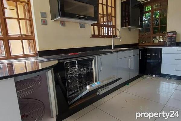 5 Bedroom House for Sale in Runda