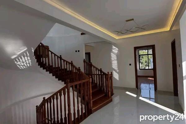 6 Bedroom House for Sale in Karen