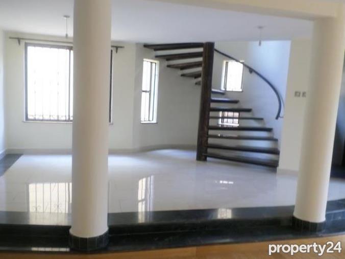 5 Bedroom Townhouse for Sale in Spring Valley