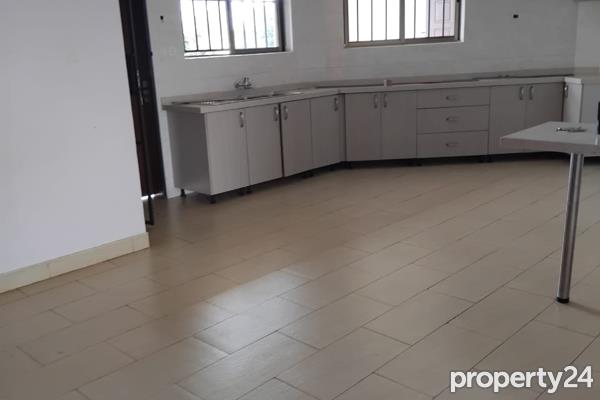3 Bedroom Apartment / Flat