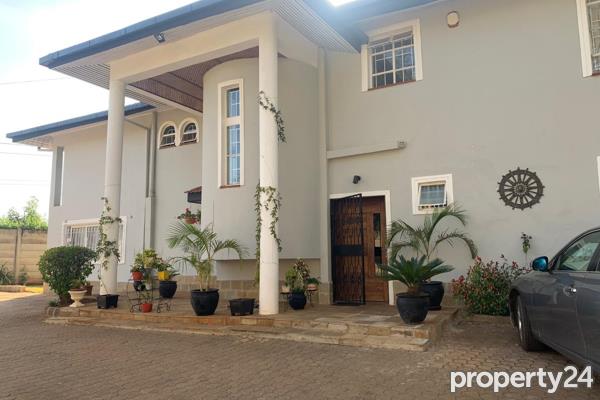 5 Bedroom House for Sale in Nyari