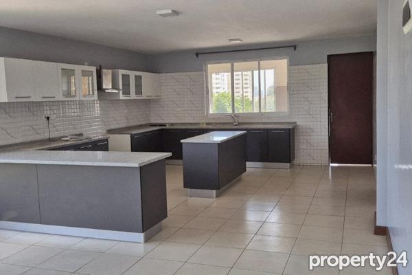 4 Bedroom Apartment / Flat