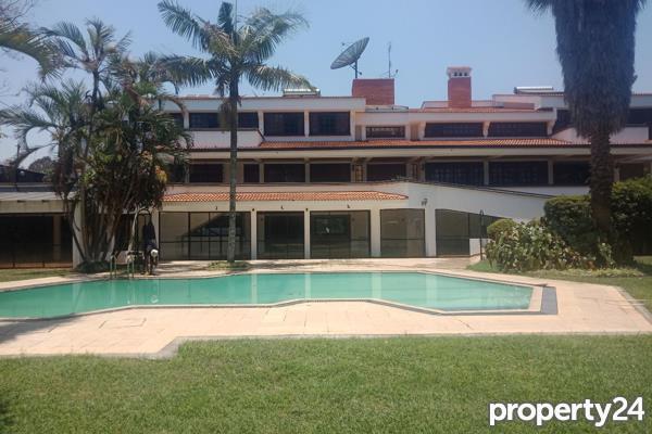 6 Bedroom House for Sale in Spring Valley