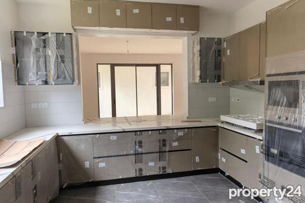 6 Bedroom House for Sale in Lavington