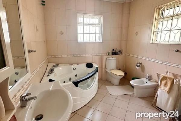 4 Bedroom House for Sale in Karen